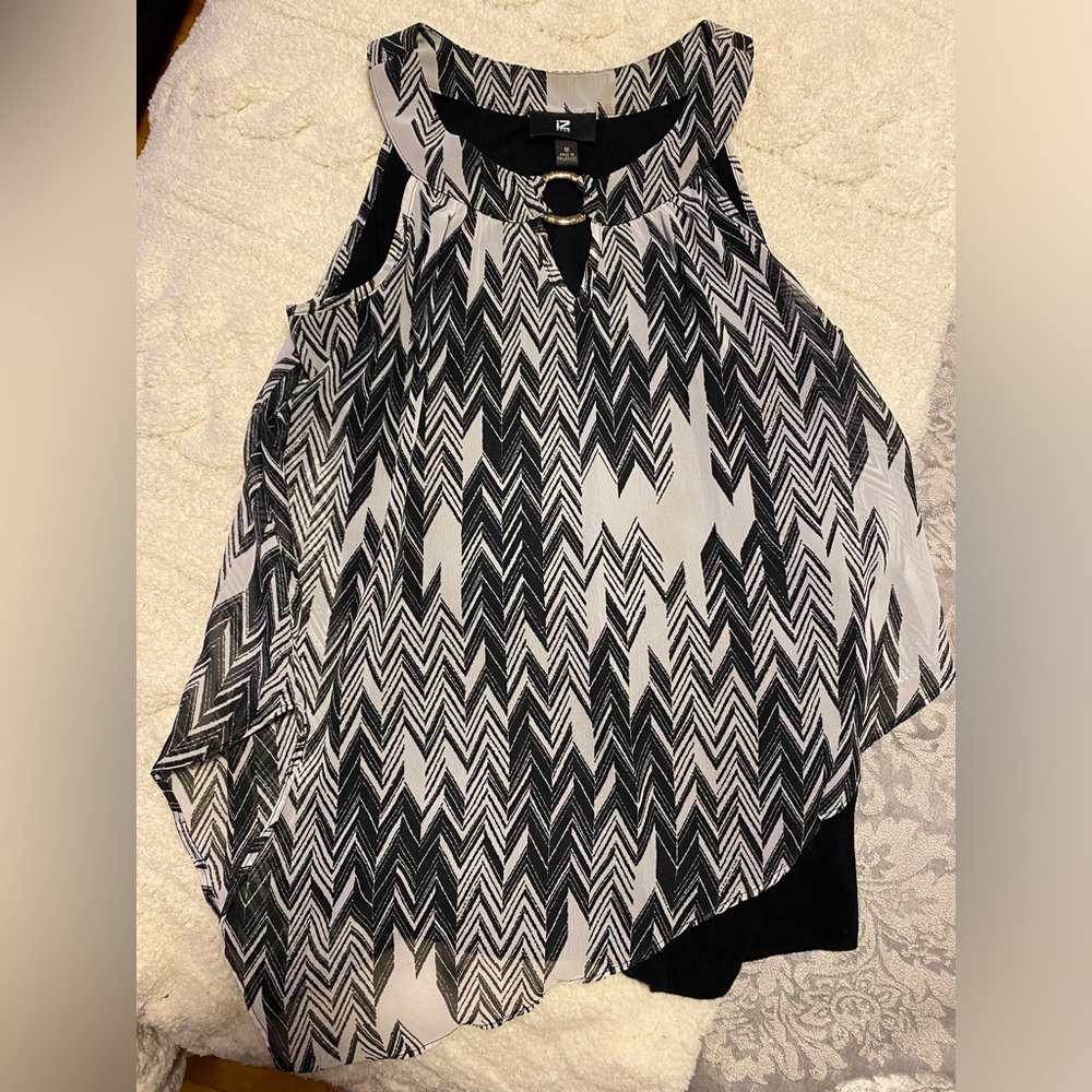 Black and White Chevron Women's Top | M